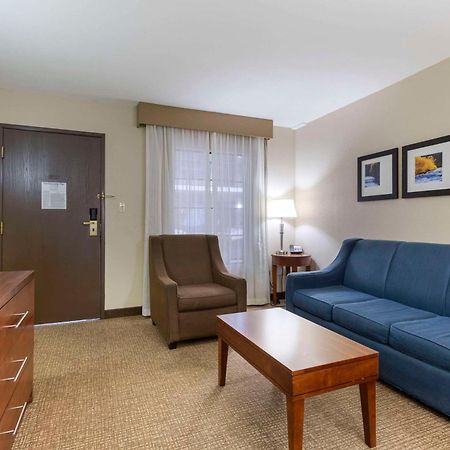 Comfort Suites Near Potomac Mills Вудбридж Экстерьер фото