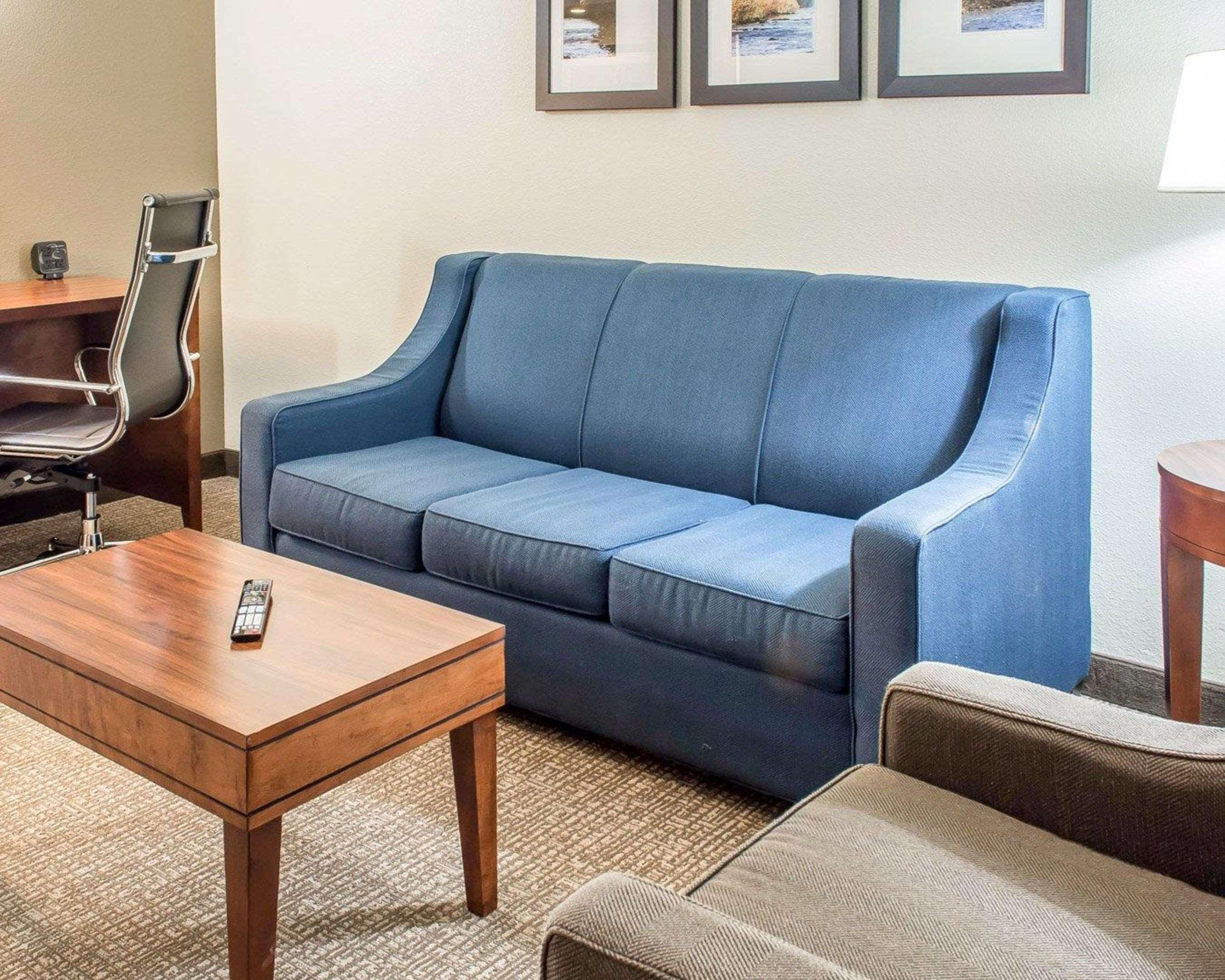 Comfort Suites Near Potomac Mills Вудбридж Экстерьер фото