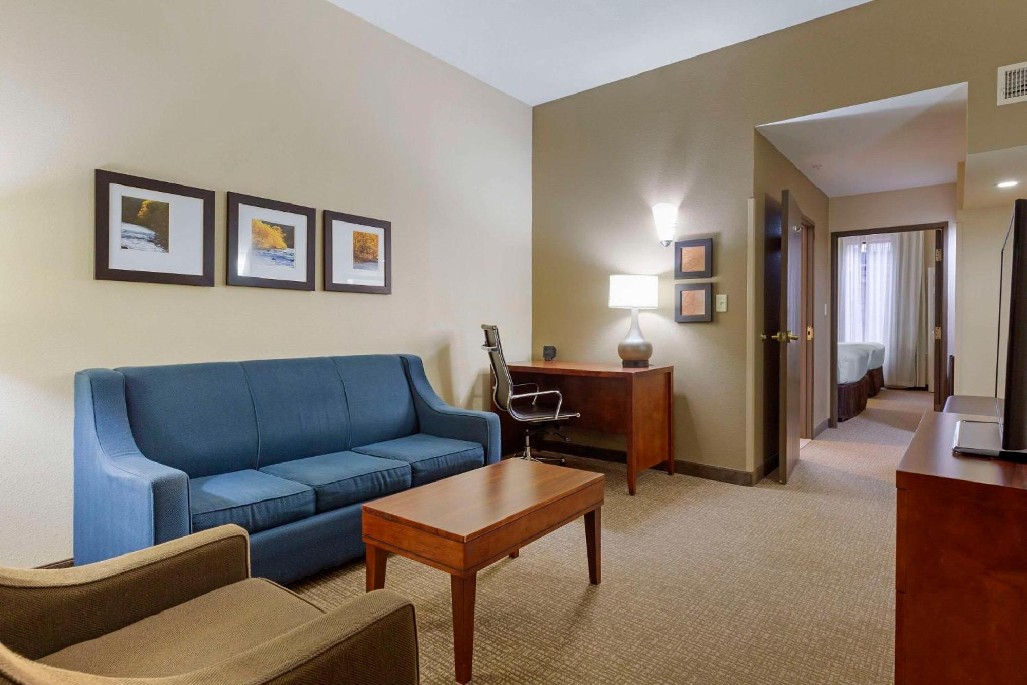 Comfort Suites Near Potomac Mills Вудбридж Экстерьер фото