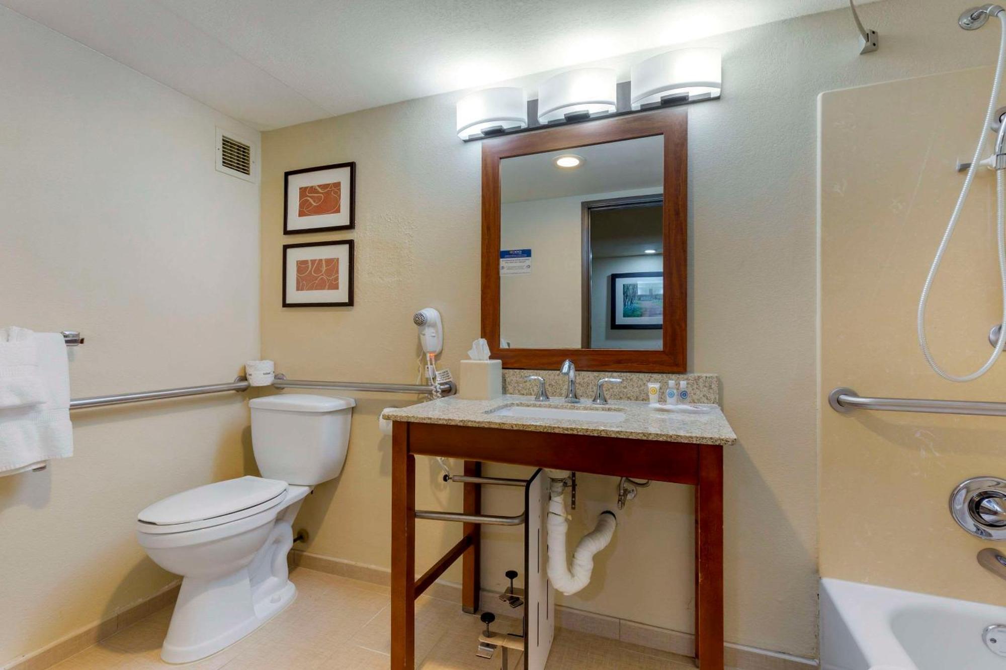 Comfort Suites Near Potomac Mills Вудбридж Экстерьер фото