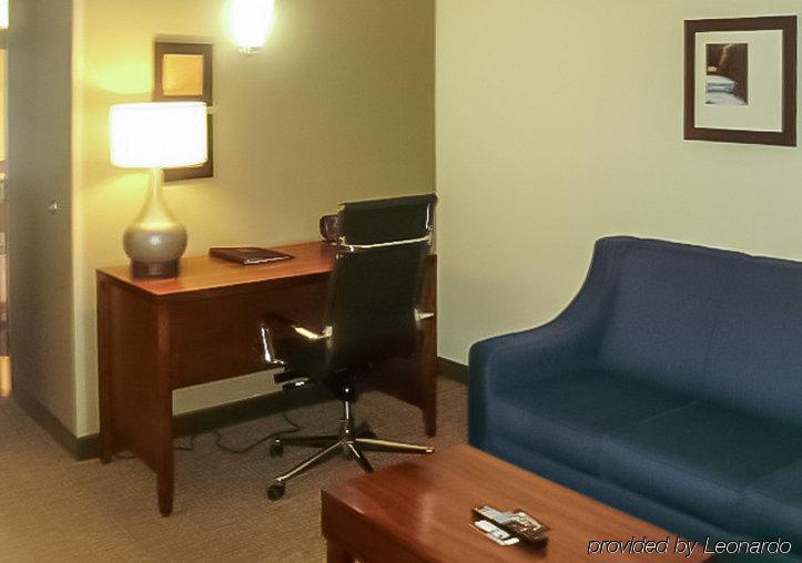 Comfort Suites Near Potomac Mills Вудбридж Экстерьер фото
